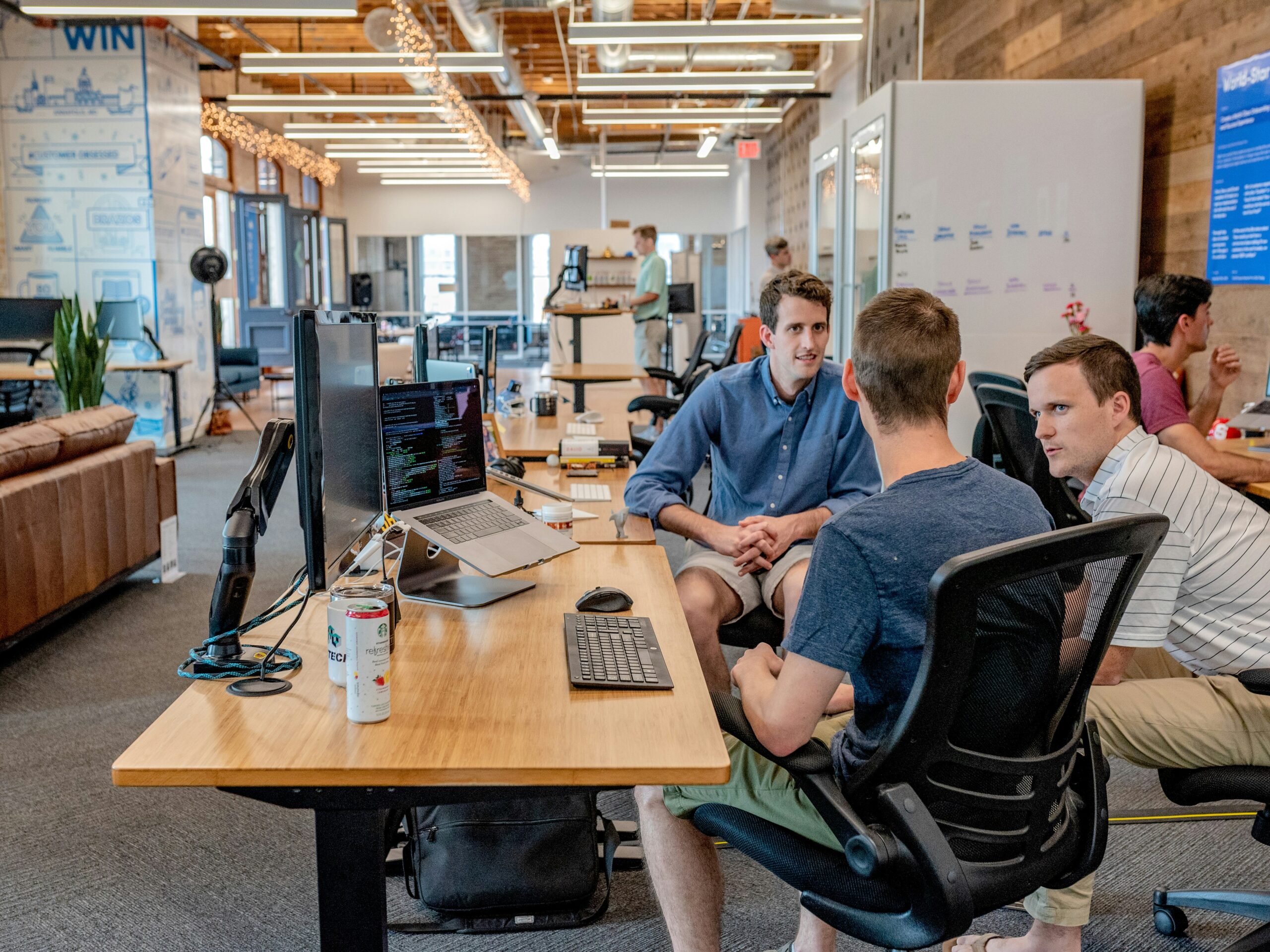 SEO Consultant vs SEO Agency: How to Choose When Your Team is Lean